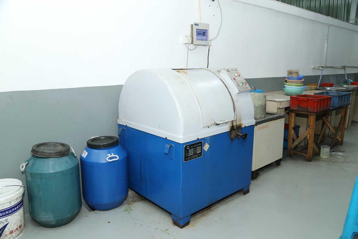 Cleaning and grinding equipment